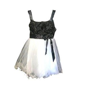 Shanil Formal Girls Dress Size 6 Rosette Black White Tulle